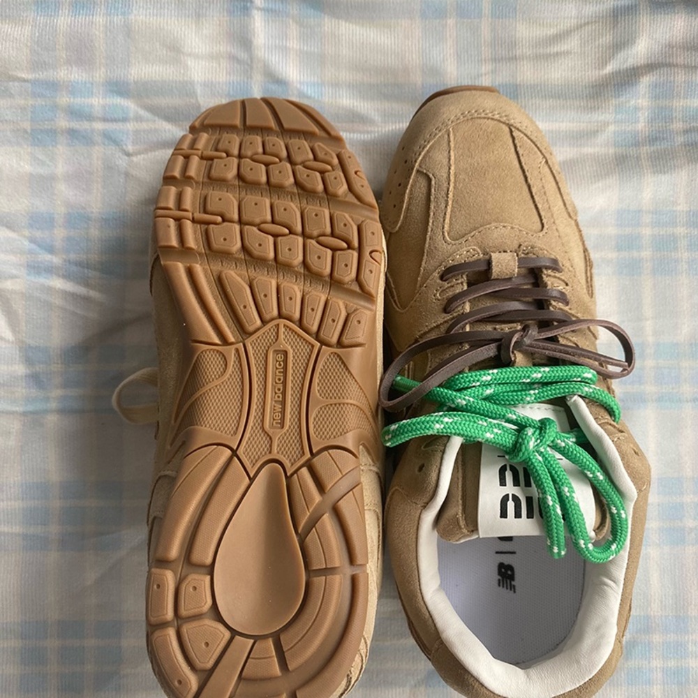 Miu Miu Sneakers With A Light Khaki Suede Upper And A Creative Lacing Design. - Picture 4 of 9